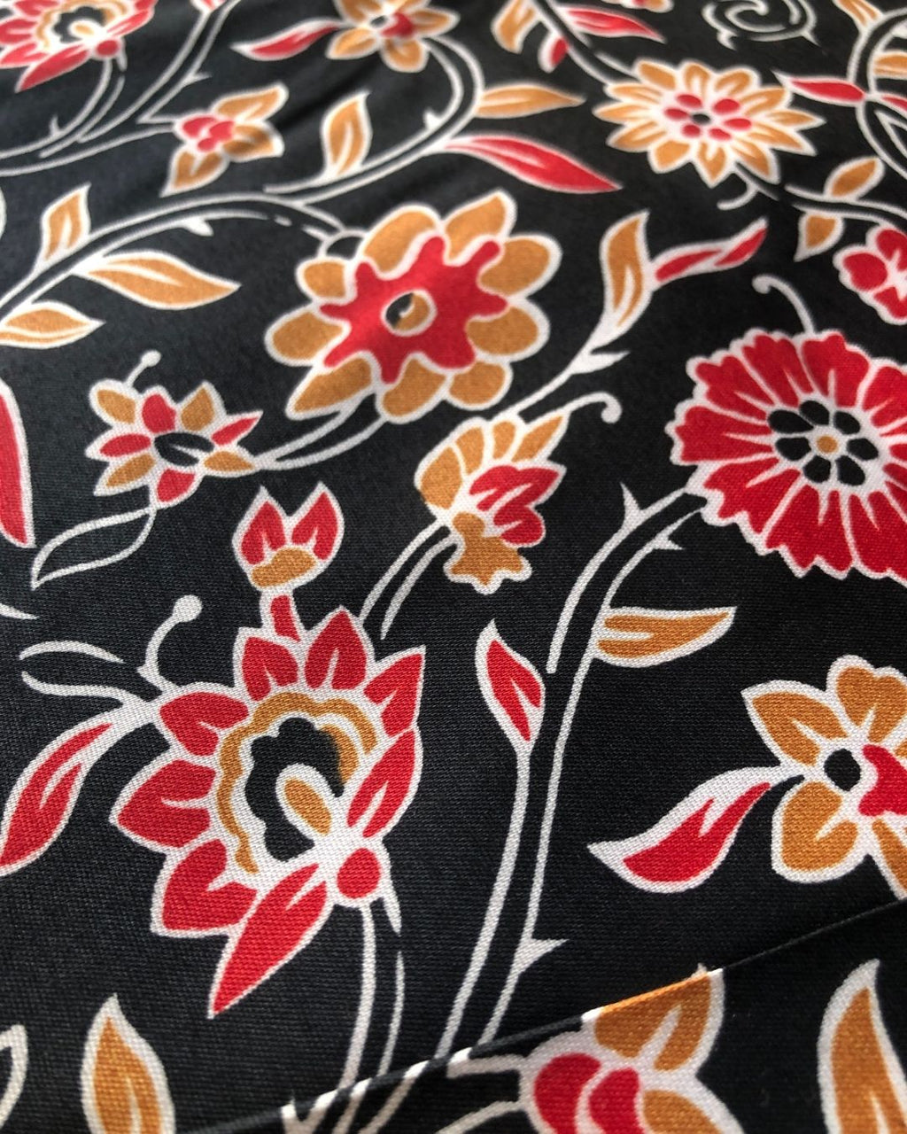 2 Piece Unstitched – Polo Cotton Printed 08 (Get Any 1 Free🎁)