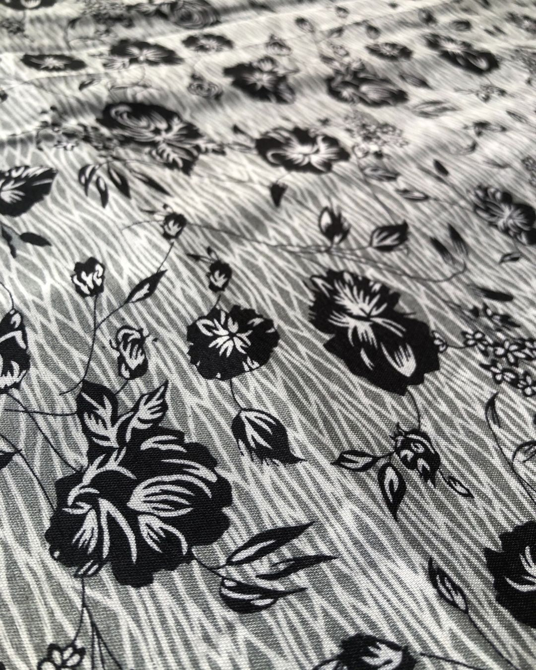 2 Piece Unstitched – Polo Cotton Printed 31 (Get Any 1 Free🎁)